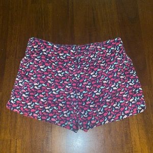 Vineyard Vines girls adjustable waist whale logo shorts. Size 12.